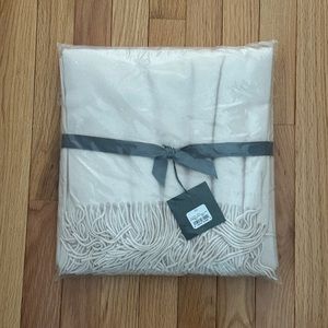 cashmere throw blanket